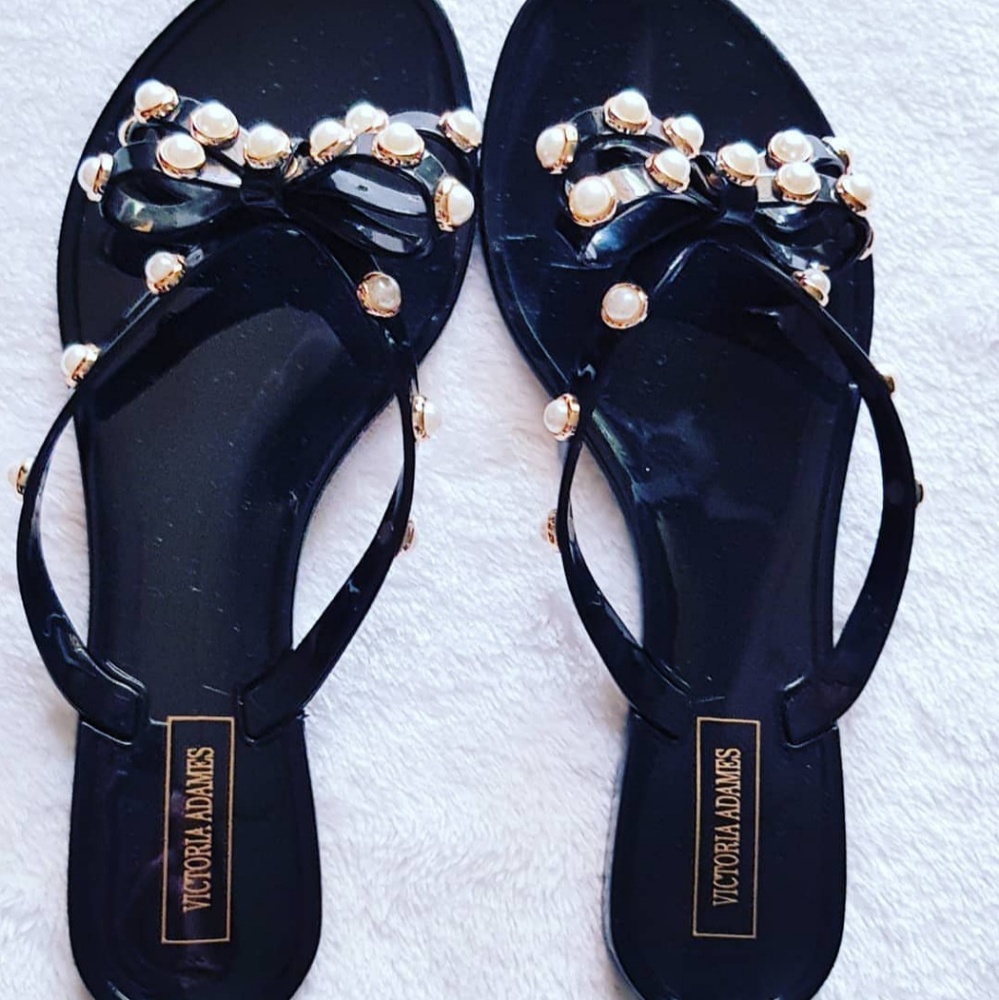 Victoria Adames Sandals in Black - Picture 3 of 8